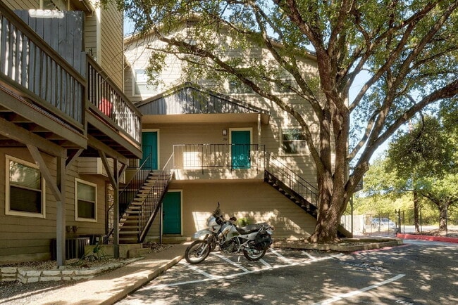 Building Photo - 6700 Cooper Ln