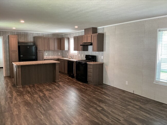 Photo - 24150 Veterans Road