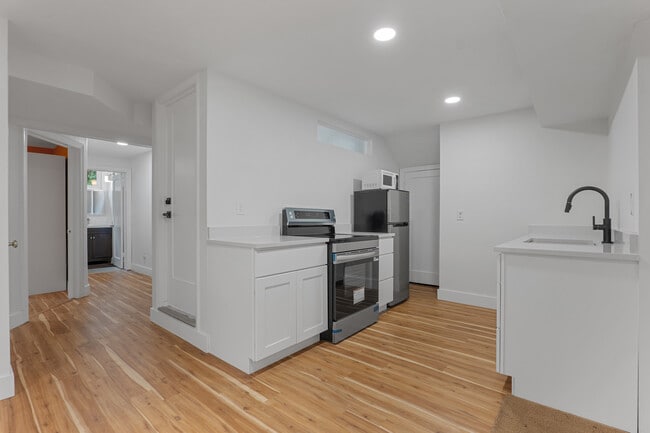 Photo - 1543 Binford St