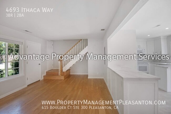 Photo - 4693 Ithaca Way