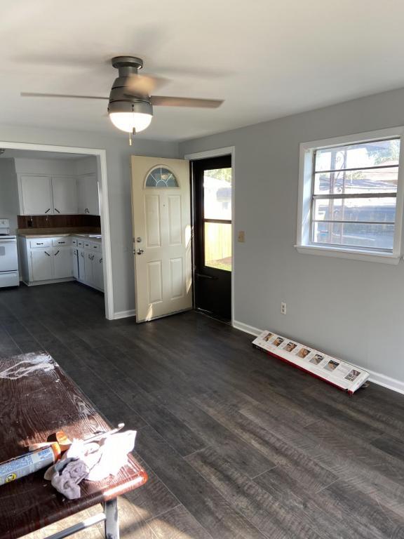 Photo - 112 W Walnut St