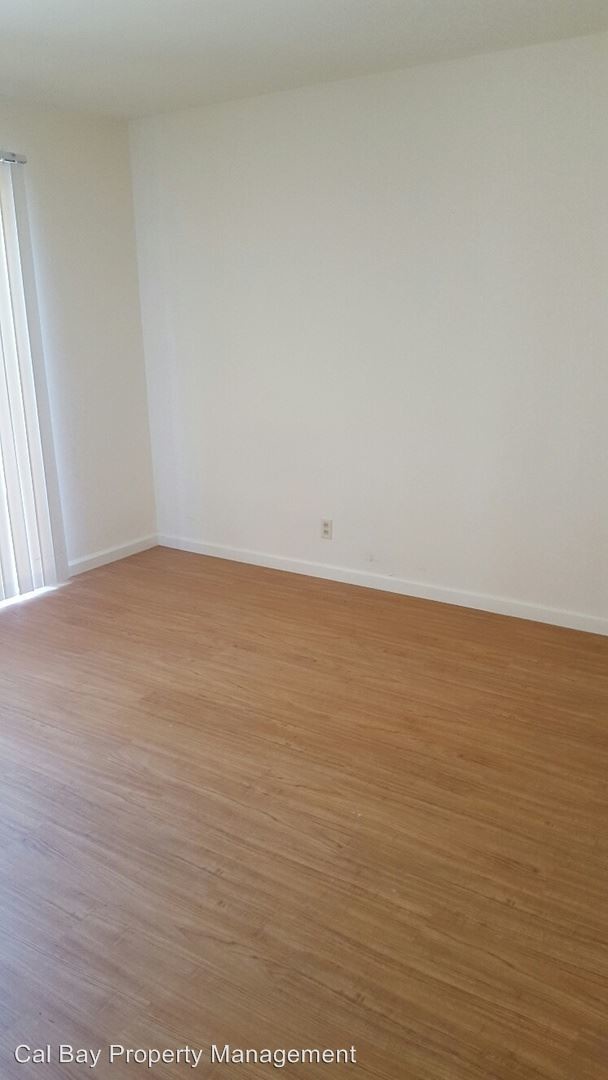 Photo - 1 br, 1 bath Apartment - 923 Tamarack Lane