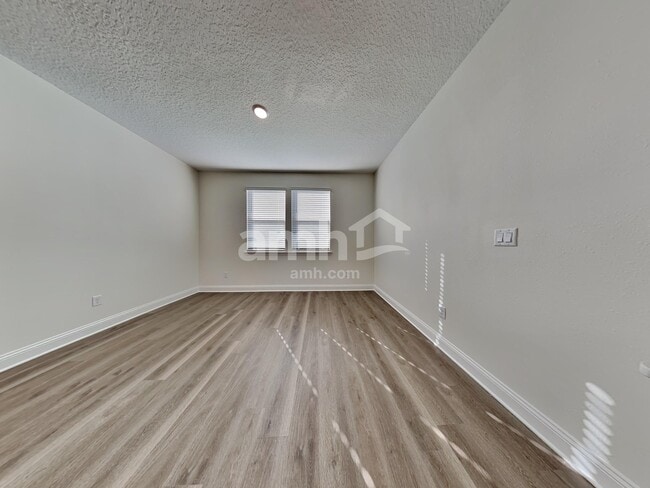 Photo - 11667 Hillside Dr