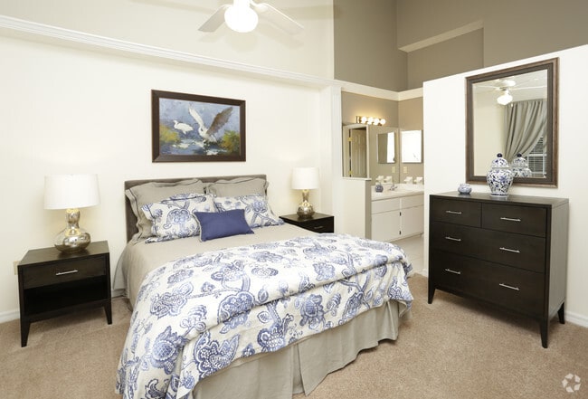 Huntington Lakes Apartments