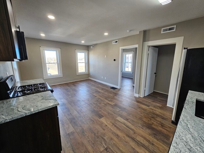 Photo - 502 Bay St Unit 502