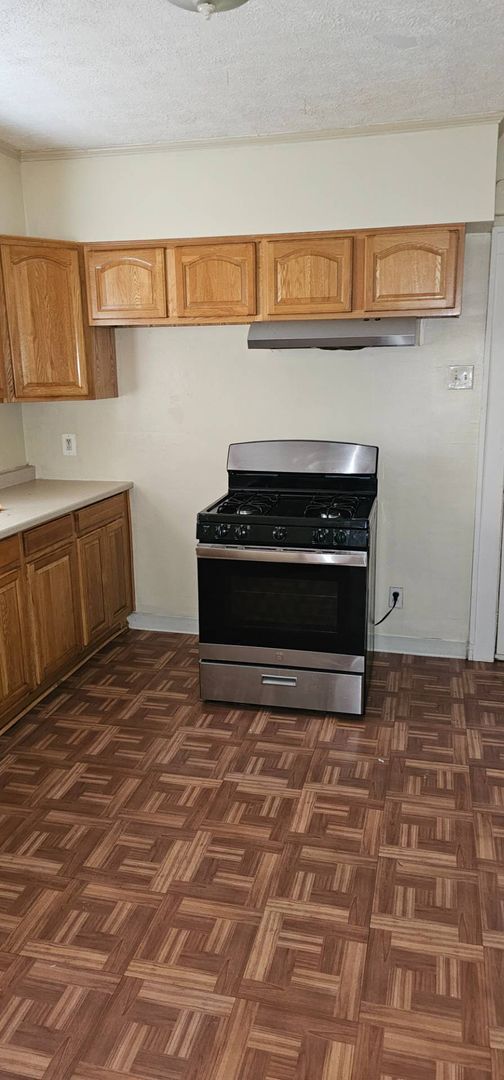 596-598 Clay Ave - 596-598 Clay Ave Apartment Unit 598 Clay Ave