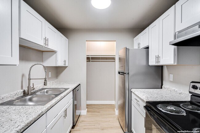 Building Photo - Canopy Ridge