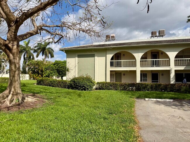 Building Photo - 1101 Bahama Bend Unit A1