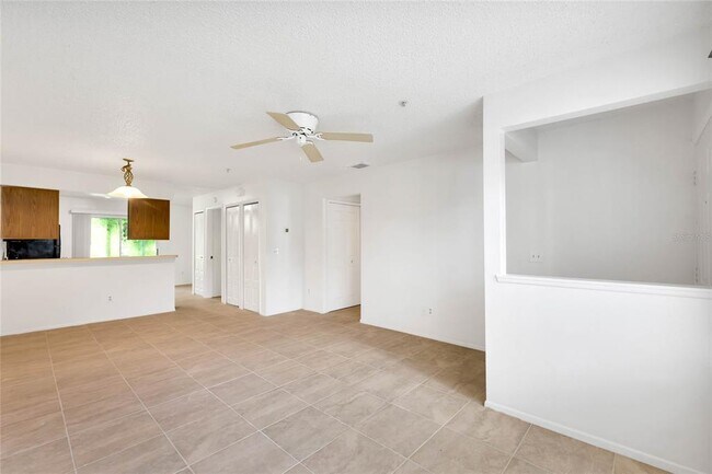 Photo - 117 Reserve Cir Unit 105