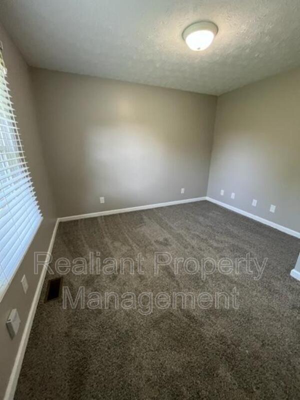 Photo - 401 Longview Dr