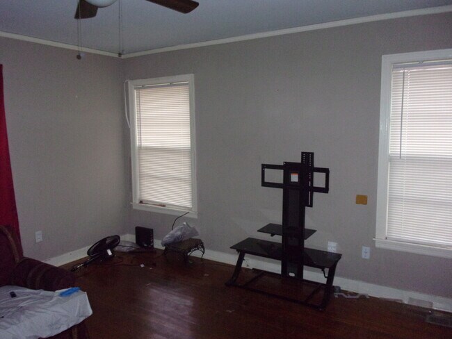 Photo - 1278 Gill Ave