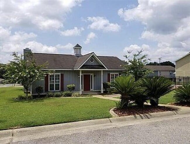 Photo - 120 Commons Dr