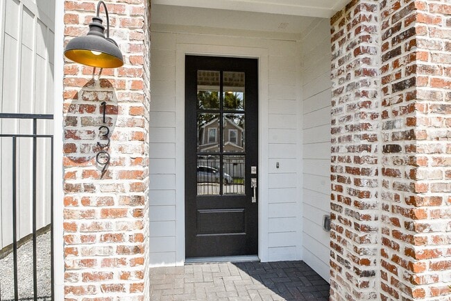 Photo - 139 Eastwood St