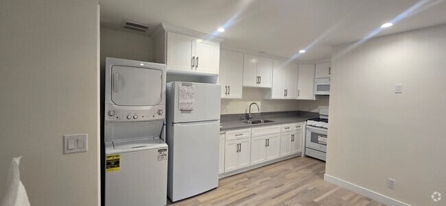 Building Photo - 1222 W Martin Luther King Jr Blvd Unit 3-4 Rental