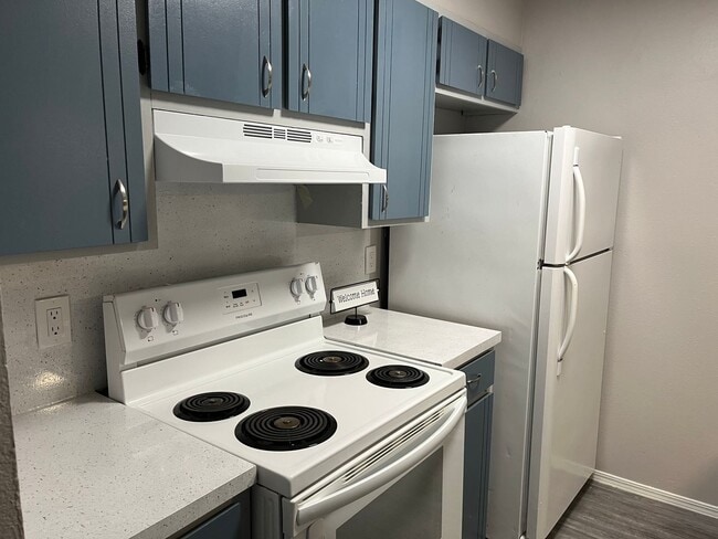 Photo - Beautiful & cozy one bedroom one bath  apartment Unit 4005-B2