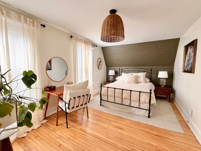 Photo - 175 W Hazeltine Ave