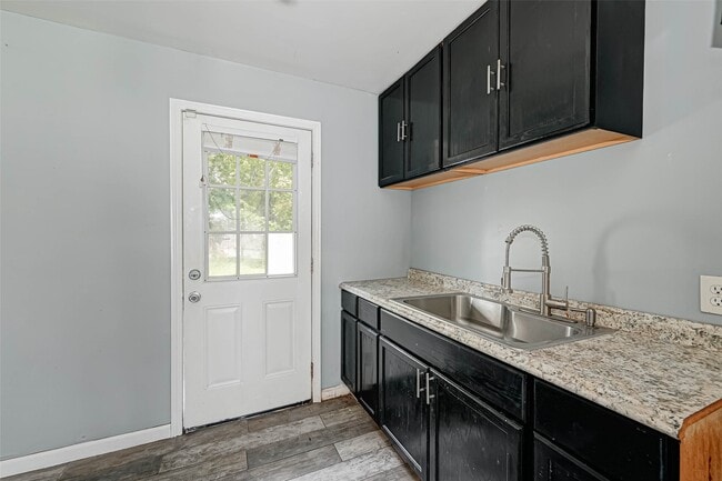 Photo - 4821 Alvin St