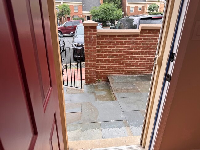 Stone patio - 2530 Fairfax Dr Unit A