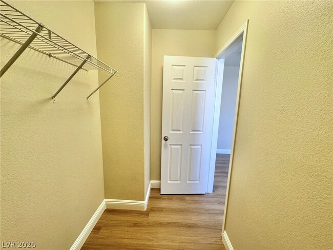 Building Photo - 10992 Scotch Rose St