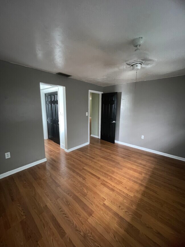 Photo - 919 SE 29th Terrace