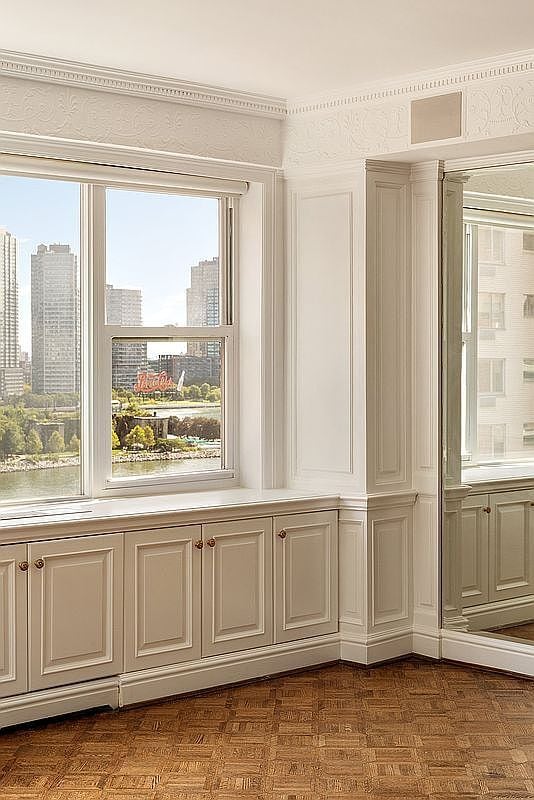 Building Photo - 50 Sutton Pl S Unit 11H