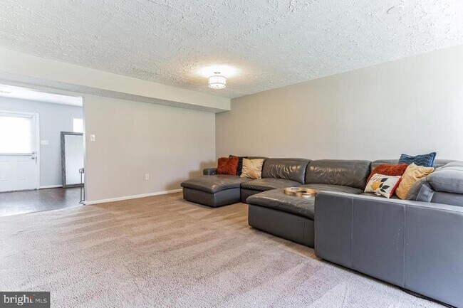 Photo - 6103 Red Squirrel Pl