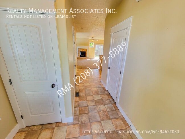 Photo - 2114 S Dorothy Ave
