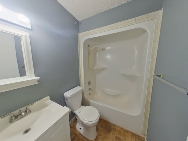 Photo - 608 Richmond N