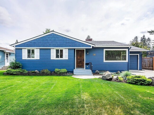 Building Photo - 1202 E 36th Ave