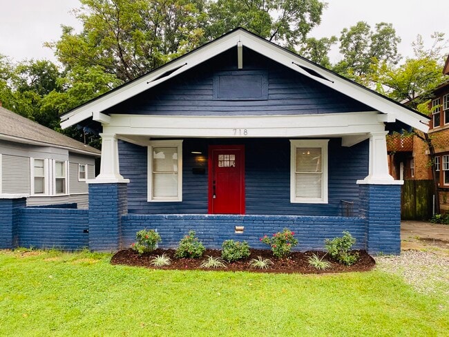Photo - 718 NW 25th St