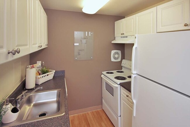 Photo - The Hamptons at Town Center Apartment Homes