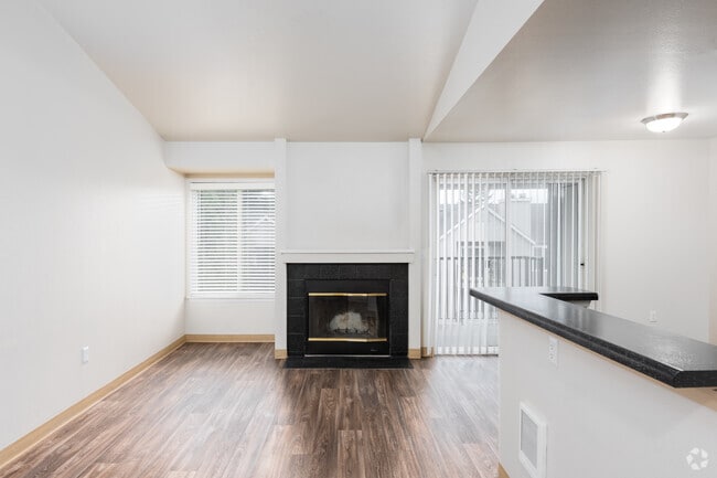 1BD, 1BA - 683-720SF - Olympic Terrace