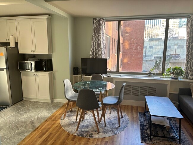 Photo - 1121 ARLINGTON Unidad River Place North # 324