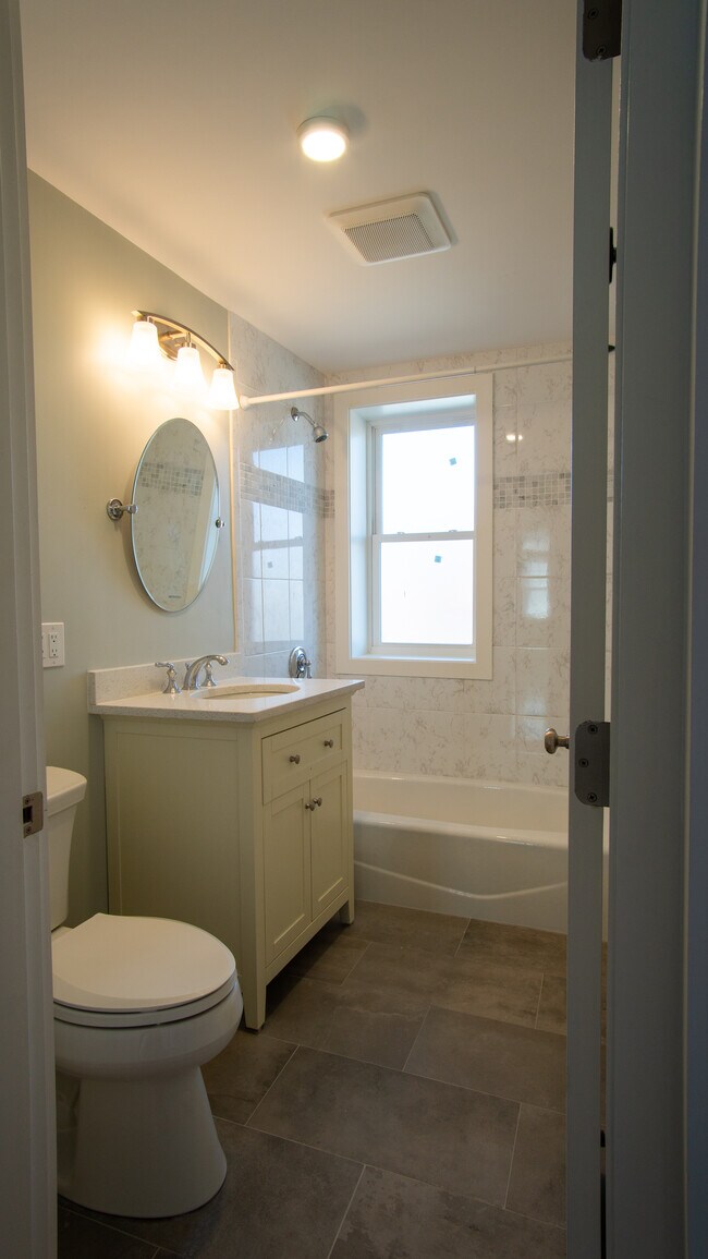 Photo - 11 Strathmore Rd Unit 3