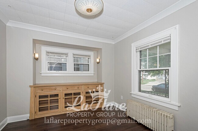 Photo - 2033 Brussels St