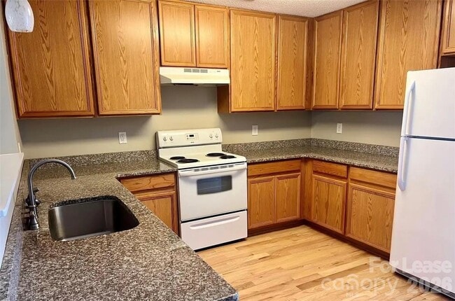 Photo - 113 Steam Engine Dr Unit #207