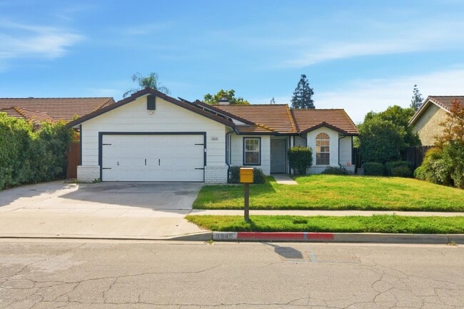 Building Photo - 3345 W Stuart Ave