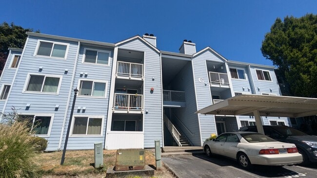 Photo - 975 Aberdeen Ave NE Unidad C103