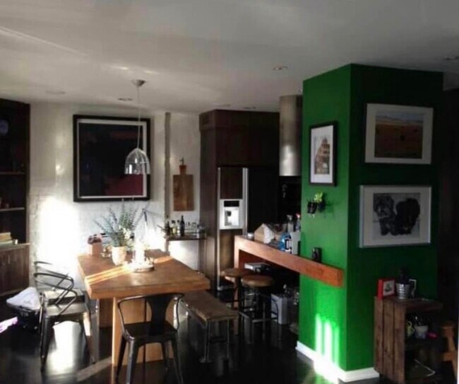 970 N High St Unit 201