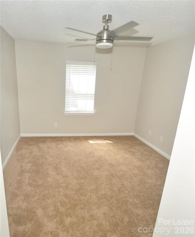 Photo - 605 Mountainwater Dr