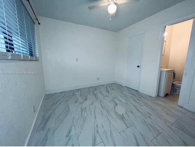 Photo - 5600 SW 38th St Unidad 0