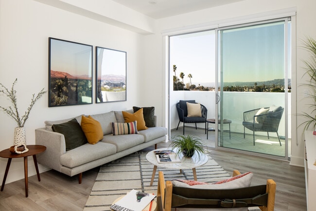 Photo - The Hummingbird LA - Brand New