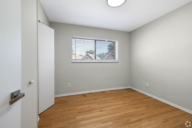 Lindenwood Heights Apartments