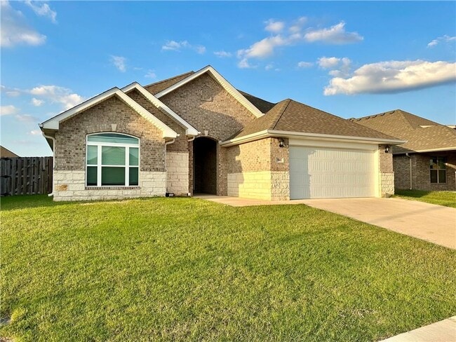 Photo - 941 Sundance Ln