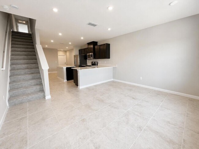 Photo - 100 Savannah Lks Blvd