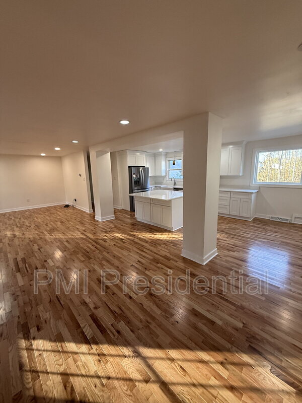 Photo - 15900 Beach Rd