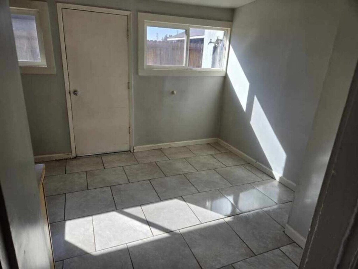 Photo - 1404-1406 Trinity Ave Unit 1404 Trinity Avenue