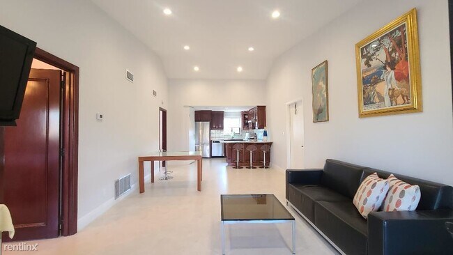 Photo - 2 br, 2 bath Condo - 50 SE 12th St Apt 226 Unidad Apt 226