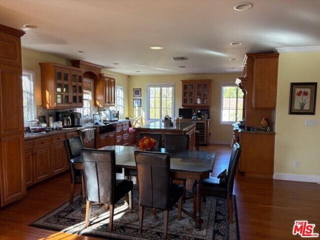 Photo - 10328 Dunkirk Ave