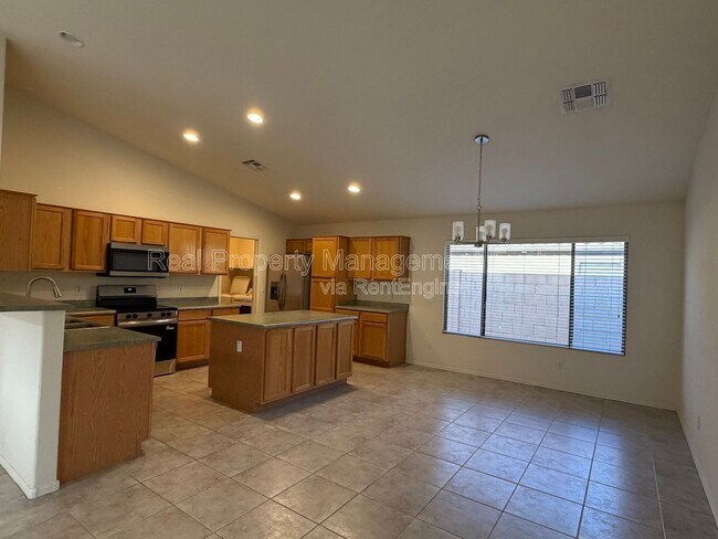 Photo - 15847 W Saguaro Ln